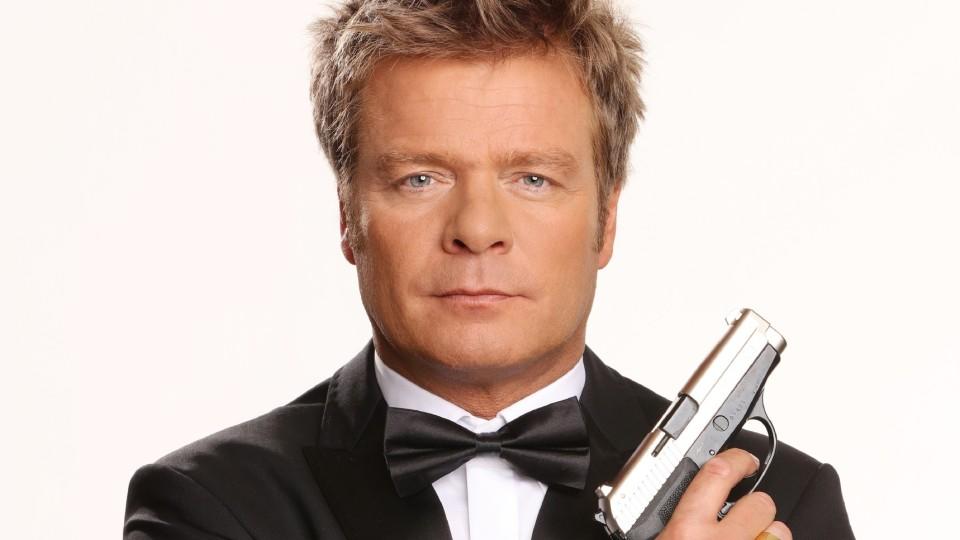 Oliver Geissen moderiert Die beliebtesten James Bond Songs aller Zeiten