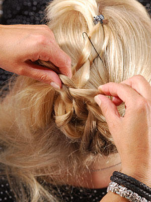 FZ Flechtwerk Flechtfrisuren Frisuren Haare FZ Flechtwerk Flechtfrisuren Frisuren Haare