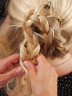 FZ Flechtwerk Flechtfrisuren Frisuren Haare FZ Flechtwerk Flechtfrisuren Frisuren Haare
