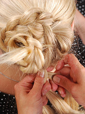 FZ Flechtwerk Flechtfrisuren Frisuren Haare FZ Flechtwerk Flechtfrisuren Frisuren Haare