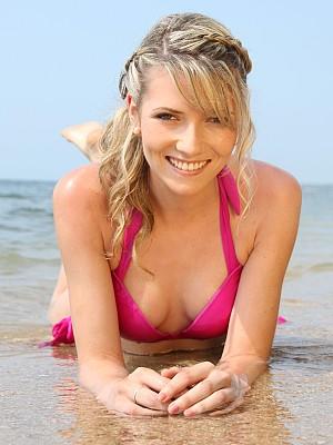 Mama Mia: Die ersten sexy Bilder am Strand Mama Mia: Die ersten sexy Bilder am Strand