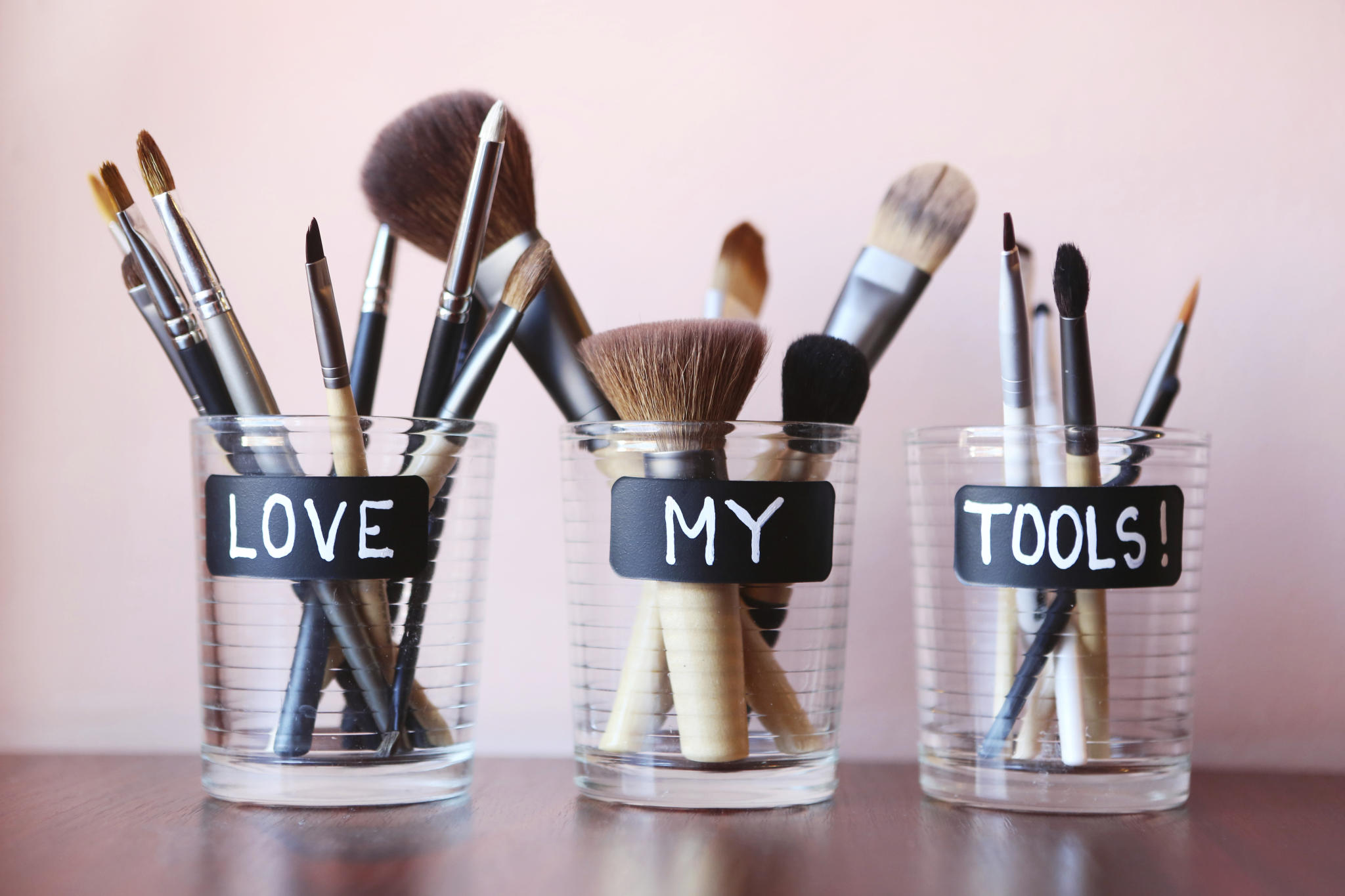 MAG Beauty Stippling-, Kabuki-Pinsel und Co.: Welcher Schminkpinsel eignet sich wofür? MAG Beauty Stippling-, Kabuki-Pinsel und Co.: Welcher Schminkpinsel eignet sich wofür?