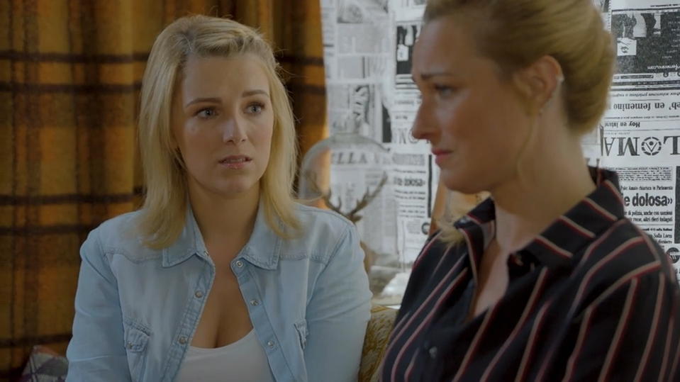 Diese GZSZ-Szene gab's nicht im TV: Lilly macht Maren nach der Trennung Mut GZSZ: In einer exklusiven GZSZ-Szene macht Lilly ihrer Mutter Maren Mut.