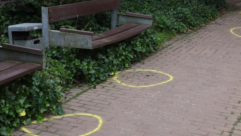 15-Jährige in Viersen erstochen - 25-Jähriger stellt sich Blutspritzer am Tatort