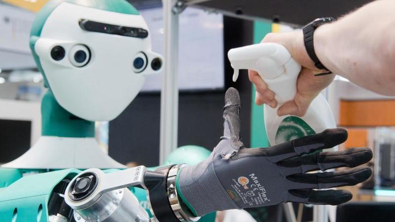 Digitalmesse Cebit beginnt mit Altmaier-Rundgang Cebit 2018