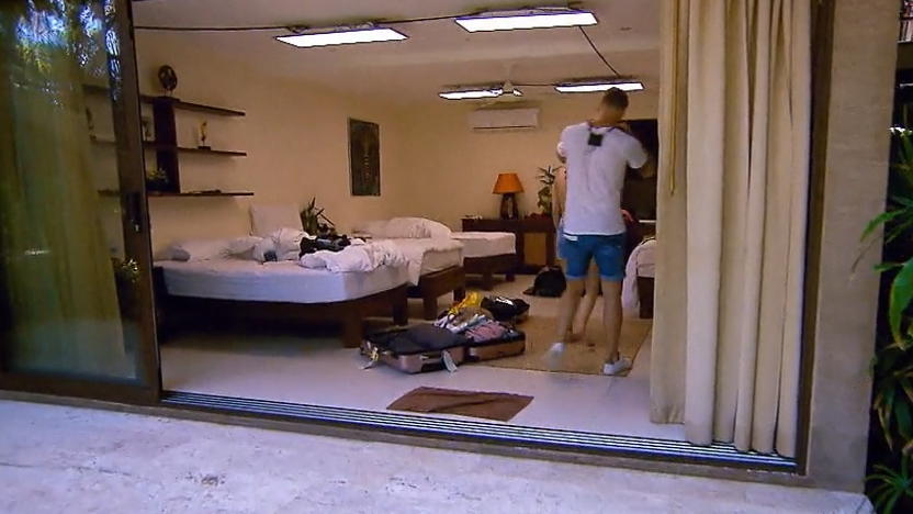 Bachelor in Paradise 2018: Philipp Stehler und Carina Spack treffen sich heimlich Christian Rauch bei "Bachelor in Paradise" 2018