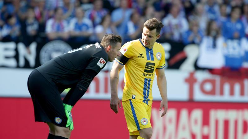 Braunschweig verlängert mit Kijewski und befördert Kolgeci Niko Kijewski