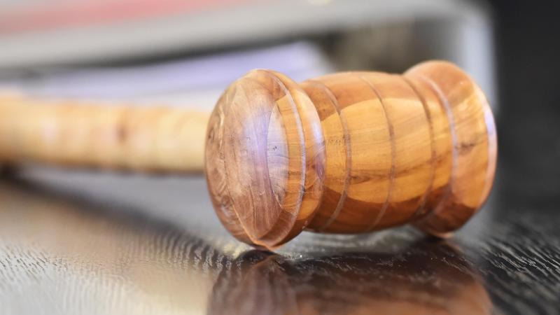 Neun Jahre Haft für tödlichen Faustschlag Richterhammer