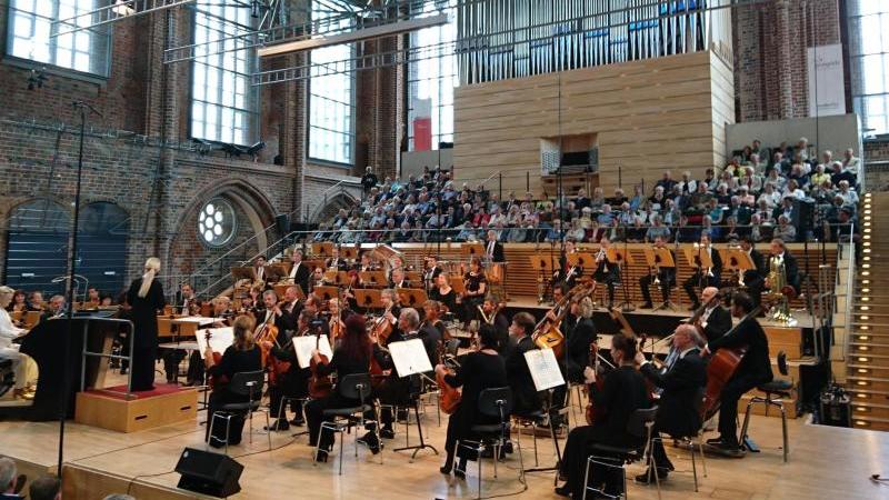 Festspiele MV: Start mit Uraufführung von Orgel-Auftragswerk Orchester