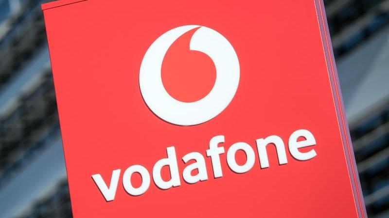 Vodafone muss weiterhin illegales Film-Angebot sperren Vodafone-Logo auf einem Schild