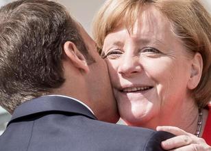 Dieser Mann ist eine willkommene Abwechslung. Und er bringt ihr mit, was si... weiterlesen
