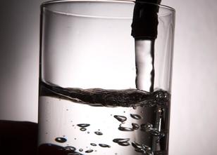 Im Trinkwasser des Ortes Lauterstein-Weißenstein (Kreis Göppingen) sind Dar... weiterlesen