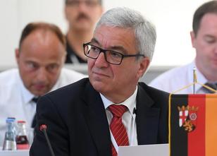 Der rheinland-pfälzische Innenminister Roger Lewentz (SPD) hat die Polizei ... weiterlesen