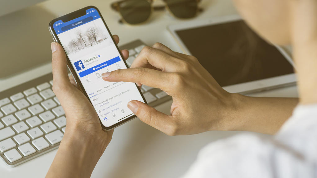 Neuer Daten-Schock: Gerade telefoniert? Facebook weiß Bescheid! Facebook sammelt auch Telefondaten