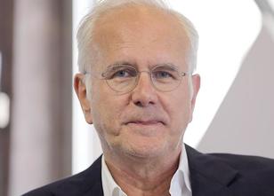 Entertainer Harald Schmidt (60) nimmt grundsätzlich nur noch Termine wahr, ... weiterlesen