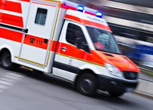 Sieben Menschen sind bei einem Unfall mit mehreren beteiligten Wagen auf de... weiterlesen