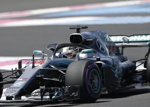 Die Mercedes-Piloten Lewis Hamilton und Valtteri Bottas haben im ersten For... weiterlesen