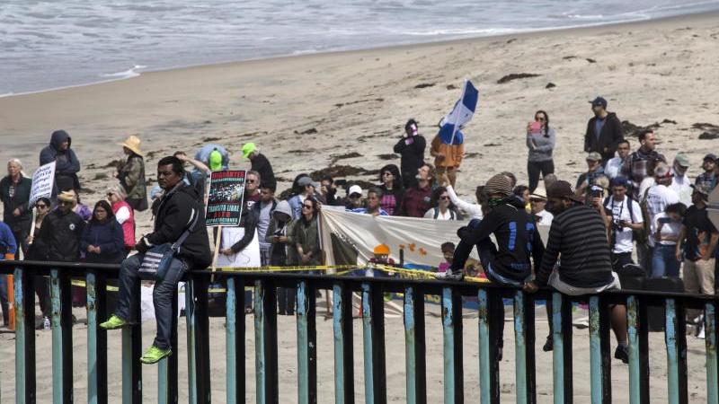 Die USA kämpfen mit Trumps Migrationschaos Mexikanische Grenze