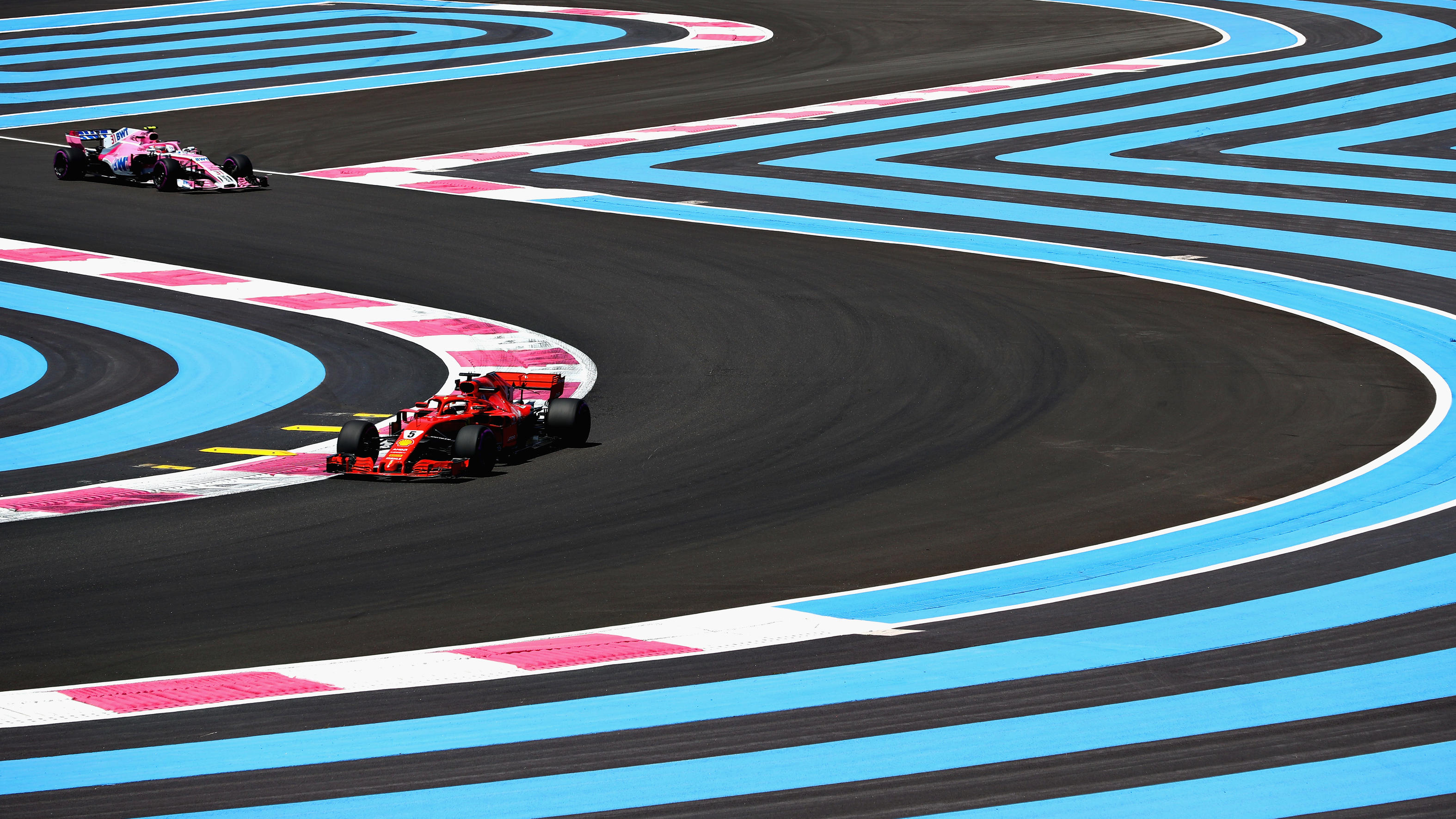 21. - 23. Juni: GP von Frankreich in Le Castellet LE CASTELLET, FRANCE - JUNE 22: Sebastian Vettel of Germany driving the (5) Scuderia Ferrari SF71H on track during practice for the Formula One Grand Prix of France at Circuit Paul Ricard on June 22, 2018 in Le Castellet, France. (Photo by Mark Thom