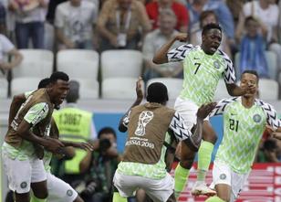 Mit einem Doppelpack hat Wirbelwind Ahmed Musa Nigeria und seinem deutschen... weiterlesen