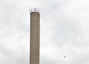 Der Schornstein eines ehemaligen Heizwerks in Mainz ist am Freitag erst bei... weiterlesen