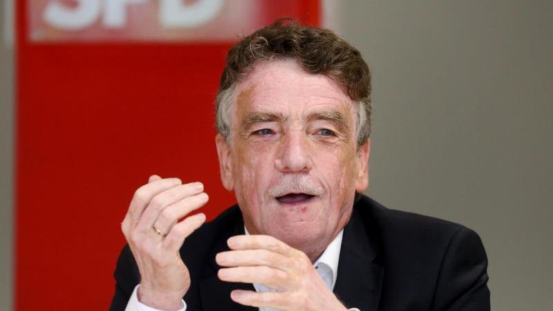 Scheidender SPD-NRW-Chef Groschek: Seehofer schwächt Merkel Michael Groschek (SPD)