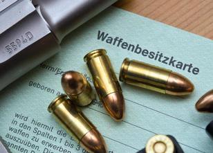 Das Brandenburger Innenministerium hat an Besitzer illegaler Waffen oder Mu... weiterlesen
