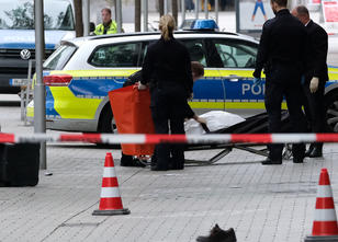 Tödlicher Unfall: Raser (18) muss sich wegen fahrlässiger Tötung verantworten. Tragischer Unfall in Hannover