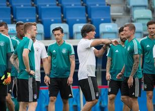 Viel Zeit hat Joachim Löw nicht! Nach dem ausgelassenen Jubel über den erlö... weiterlesen