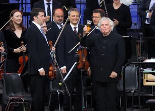 Allerletzter Auftritt als Chef der Berliner Philharmoniker und ein Versprec... weiterlesen
