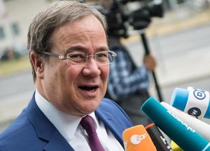 CDU-Bundesvize Armin Laschet hat die CSU im Asylstreit zu Kompromissbereits... weiterlesen
