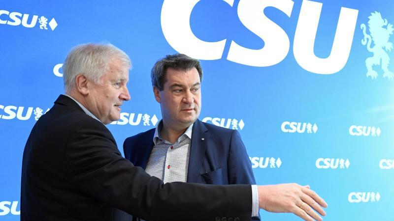 Umfrage: Schlechte Noten für Söder und Seehofer in Bayern Horst Seehofer und Markus Söder