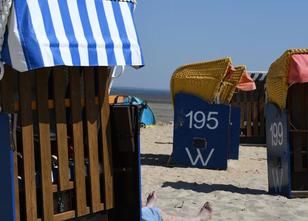 Ein Paar aus Berlin hat am südlichen Strand von Dahme (Kreis Ostholstein) e... weiterlesen