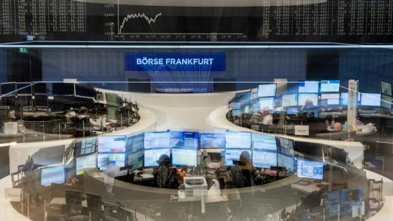 Dax geht mit leichten Gewinnen ins Wochenende Börse Frankfurt