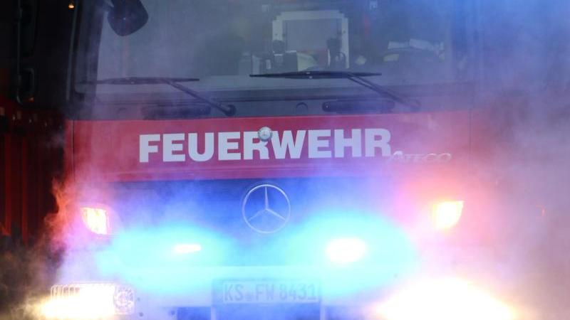 Rauchgasvergiftung wegen angezündeter Zigarette Feuerwehrauto