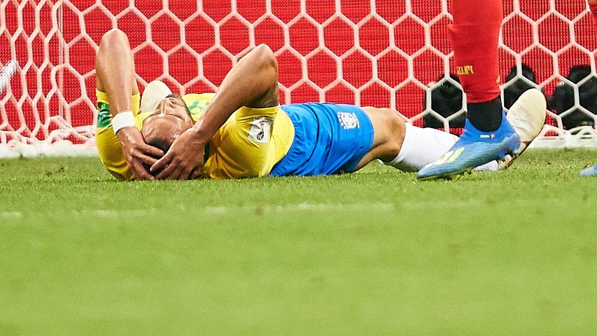 WM 2018: Kasan als Friedhof der Weltmeister Renato Augusto am Boden