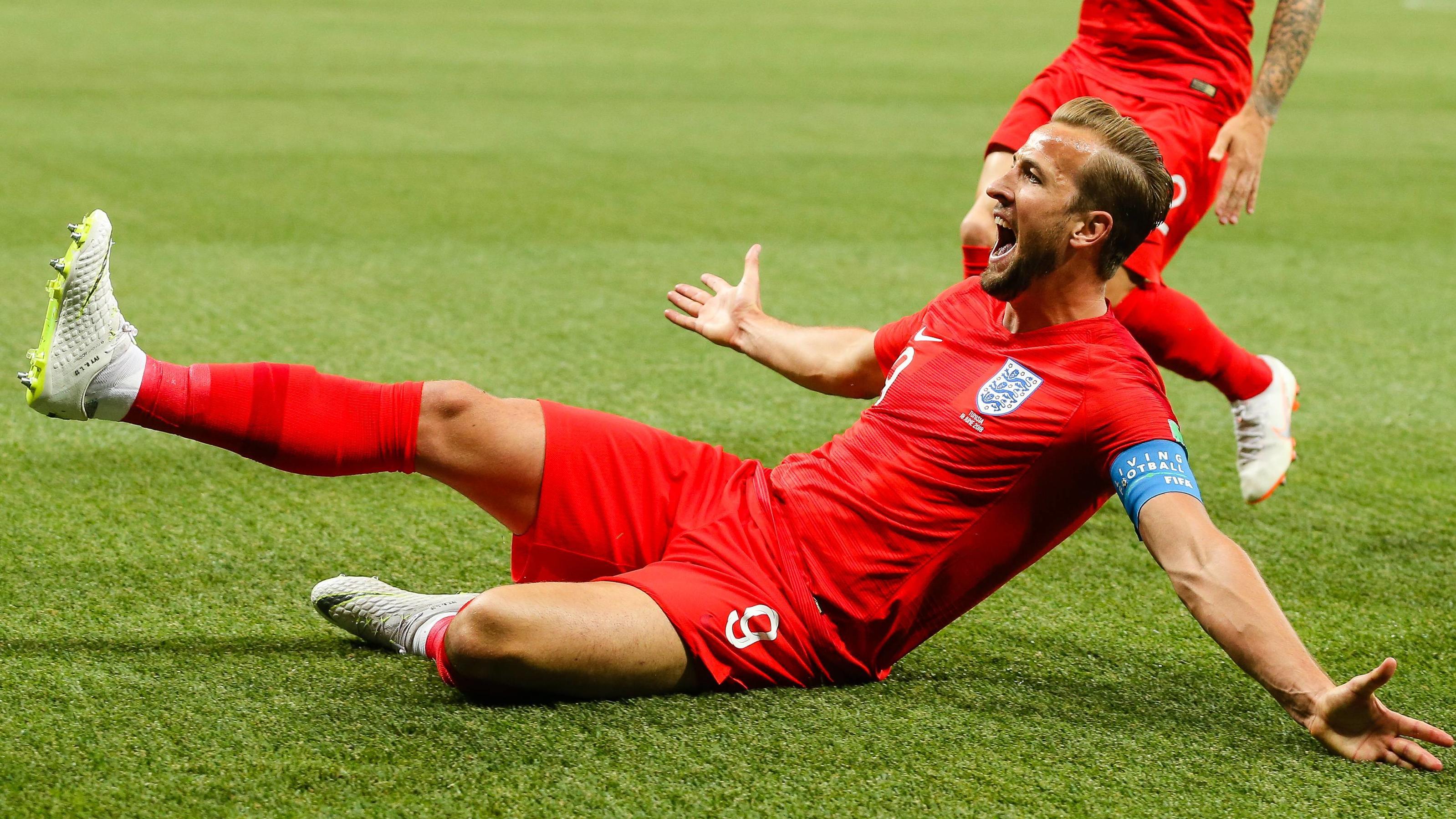 Wimbledon fürchtet Geisterfinale - und was Luka Modric damit zu tun hat England v Tunisia 2018 FIFA World Cup WM Weltmeisterschaft Fussball Harry Kane of England celebrates scoring their first goal during the England v Tunisia 2018 FIFA World Cup match at Volgograd Arena, Volgograd PUBLICATIONxNOTxINxUK Copyright: xPaulx