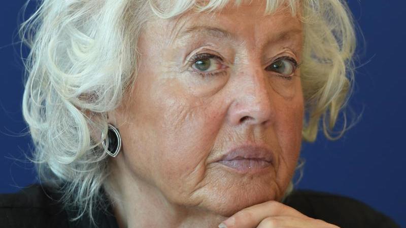 Schmidt: Seehofer mitschuldig an Tod von Flüchtlingen Renate Schmidt (SPD)