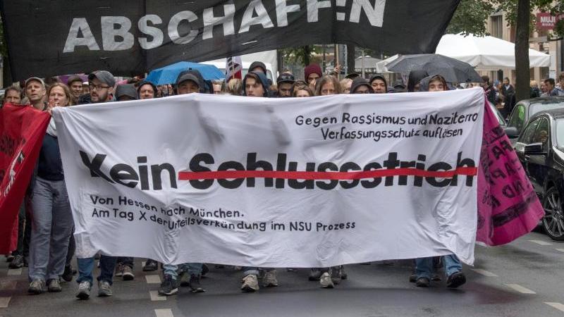 Demo in Frankfurt nach NSU-Prozessende Proteste nach dem Urteil im NSU-Prozess