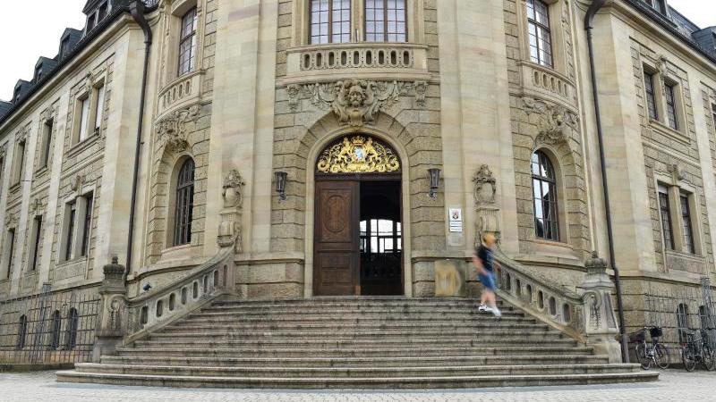 Ehefrau attackiert: Mann zu über vier Jahren Haft verurteilt Landgericht Landau