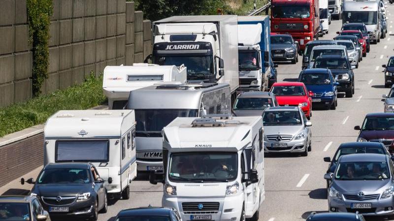Autofahrer brauchen am Wochenende Geduld Ferienreisestau