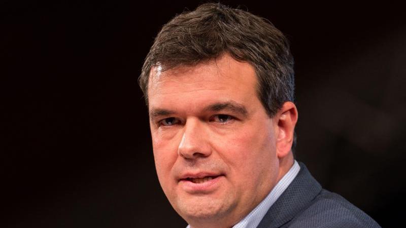 Streit um Landarztquote: SPD stellt sich gegen CDU-Minister Alexander Saipa (SPD)