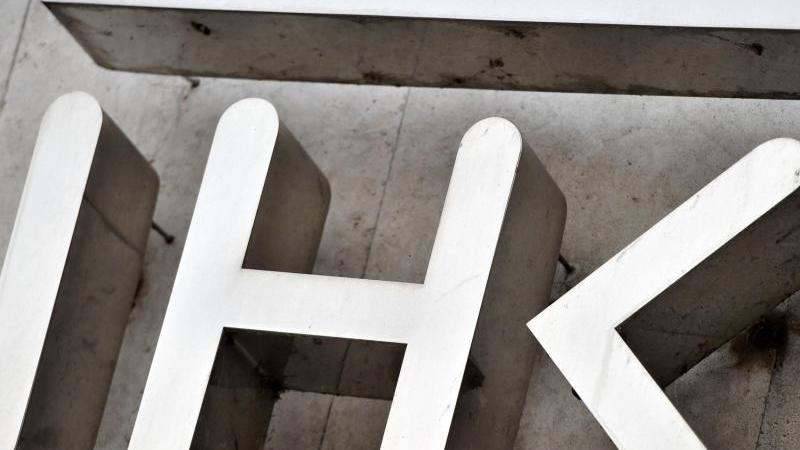 Handwerk und Industrie werben für duale Ausbildung IHK