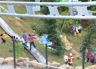 An einer Sommerrodelbahn in Pottenstein (Landkreis Bayreuth) sind bei einem... weiterlesen