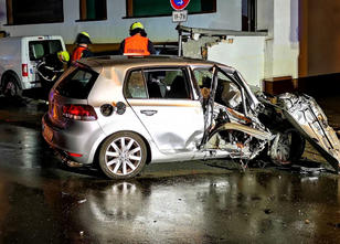 Ein betrunkener Autofahrer hat eine Spur der Verwüstung gezogen. Suff-Fahrt durch Erzhausen