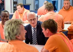Ein Bürgermeister sieht Orange: Am Montagmorgen hat Hamburgs Regierungschef... weiterlesen