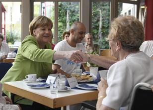 Mit einer flächendeckend guten Bezahlung von Pflegekräften will Bundeskanzl... weiterlesen