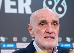 Clubchef Martin Kind von Hannover 96 erhält von der Deutschen Fußball Liga ... weiterlesen