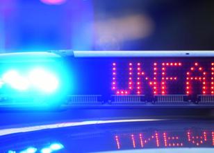 Ein Radfahrer ist beim Zusammenstoß mit einem Auto im Landkreis Lindau schw... weiterlesen