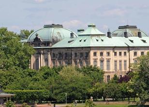 Berühmte Bilder aus der Sempergalerie und dem Albertinum zieren ab Freitag ... weiterlesen